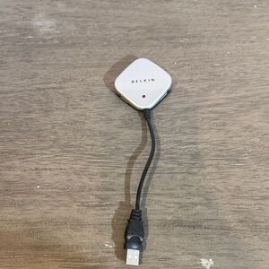 Belkin Hi-Speed USB 2.0 4 Port Ultra Mini Hub